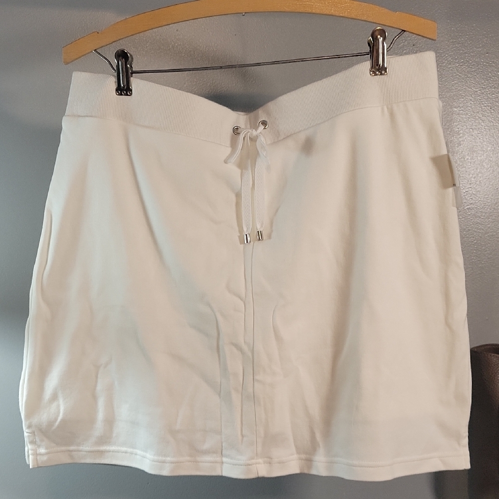 Croft & Barrow Cream Mini Skort